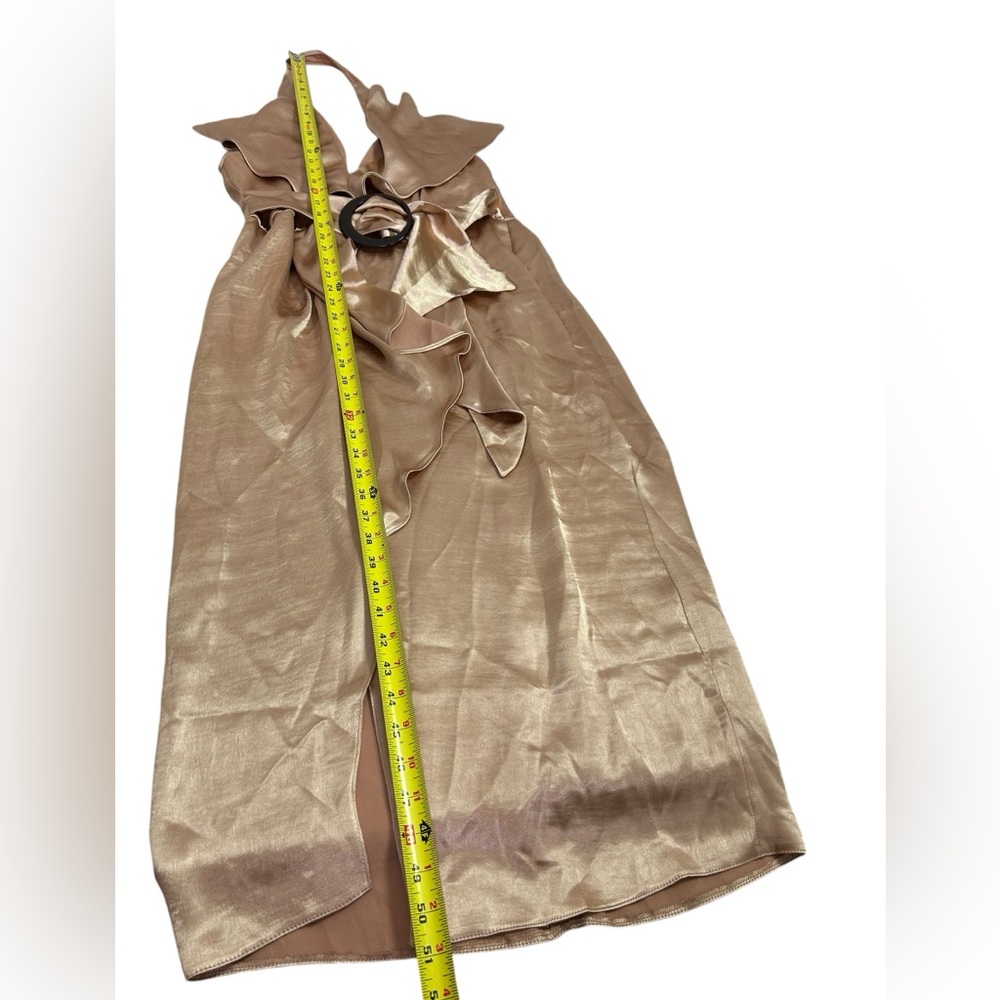 Elegant Gold Halter Dress - Picture 3 of 8